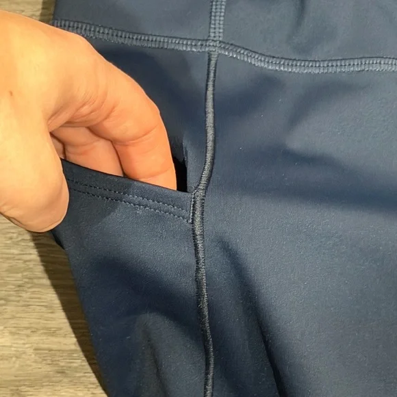 Brooks Spark Capri Navy Blue Women’s Medium - Picture 7 of 11